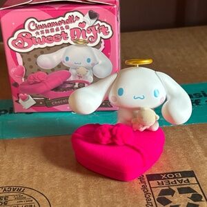 Toptoy Cinnamoroll Chocolate Box Sweet Gift Blind Box Figure Sanrio
